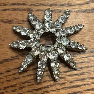 Sparkling Crystal Starburst Brooch